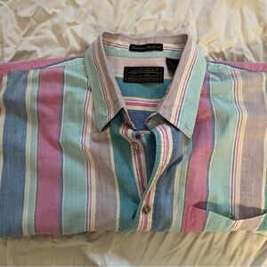The Eddie Bauer Men's Vintage Cotton Shirt in Size XL